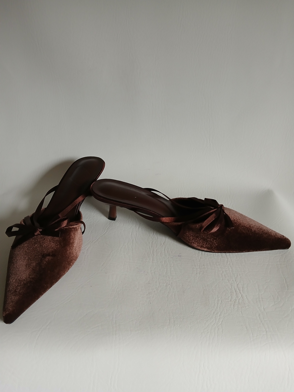 Women's CH Pointed Toe Brown Textured Fabric Mules Kitten Heels Sz8.5M - Picture 4 of 16